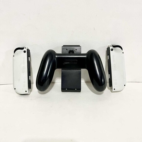 Nintendo Wii Switch White Controllers with Grip Holder (UNTESTED) 🎮 - Picture 4 of 8